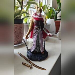 Malenia Goddess of Rot (Elden Ring game) figure collectible - NEW